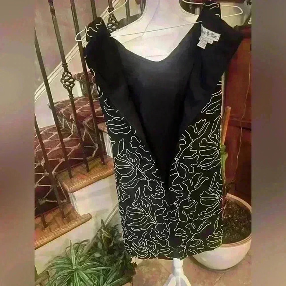 Marie St Claire dress black with white embroidery 8. Sleeveless exc condition - Picture 5 of 8